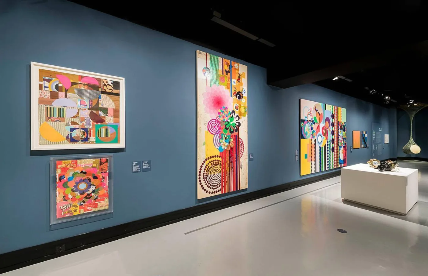 Painel de grande formato na exposição Brasilidades
